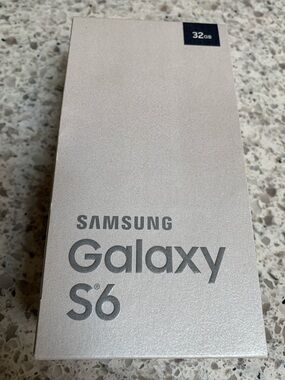 Samsung Galaxy S6 Silver Box - 32GB. Pre-owned with Great Condition.